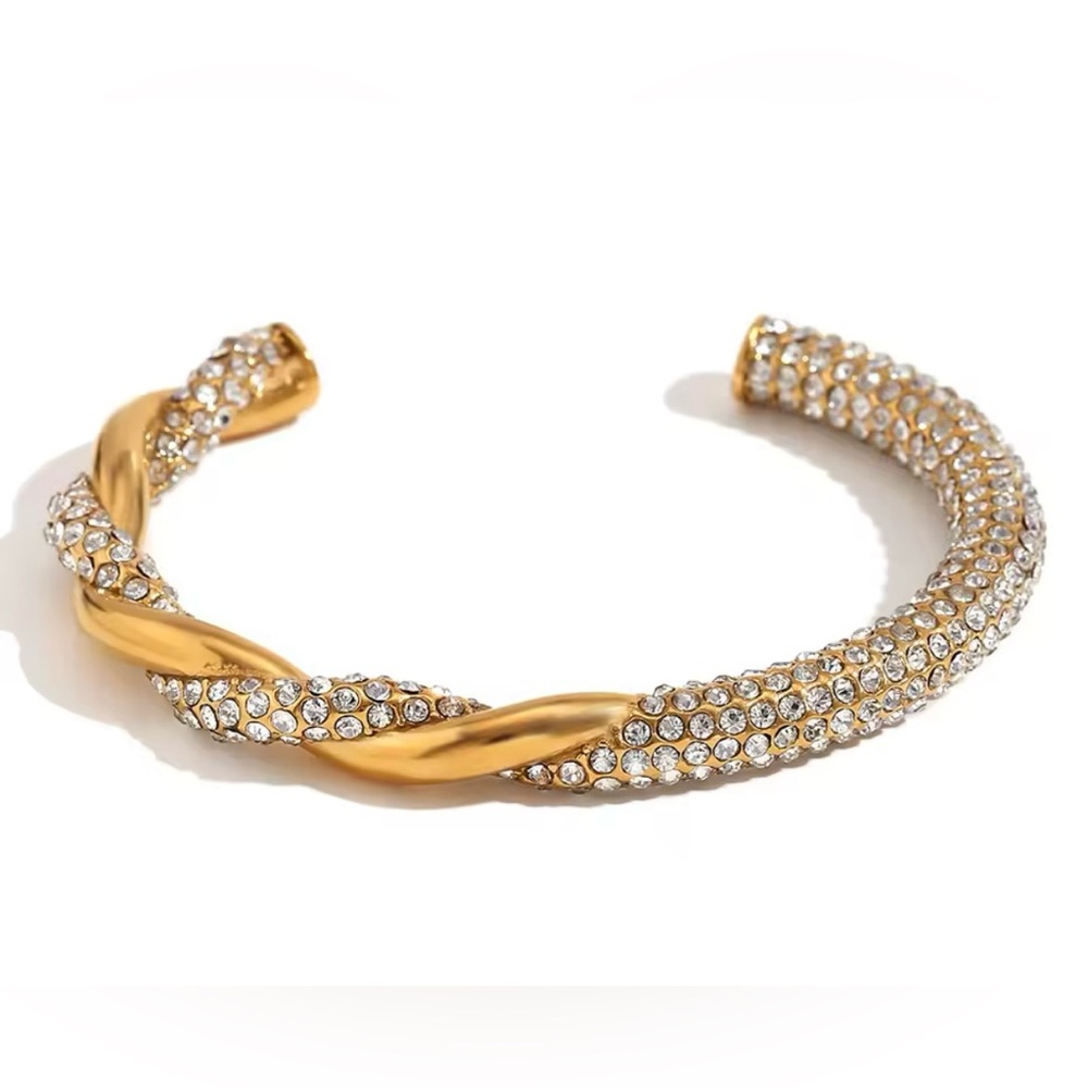 NEW 18K GOLD PLATED LUXE CUFF BRACELET – TWISTED ZIRCON DESIGN